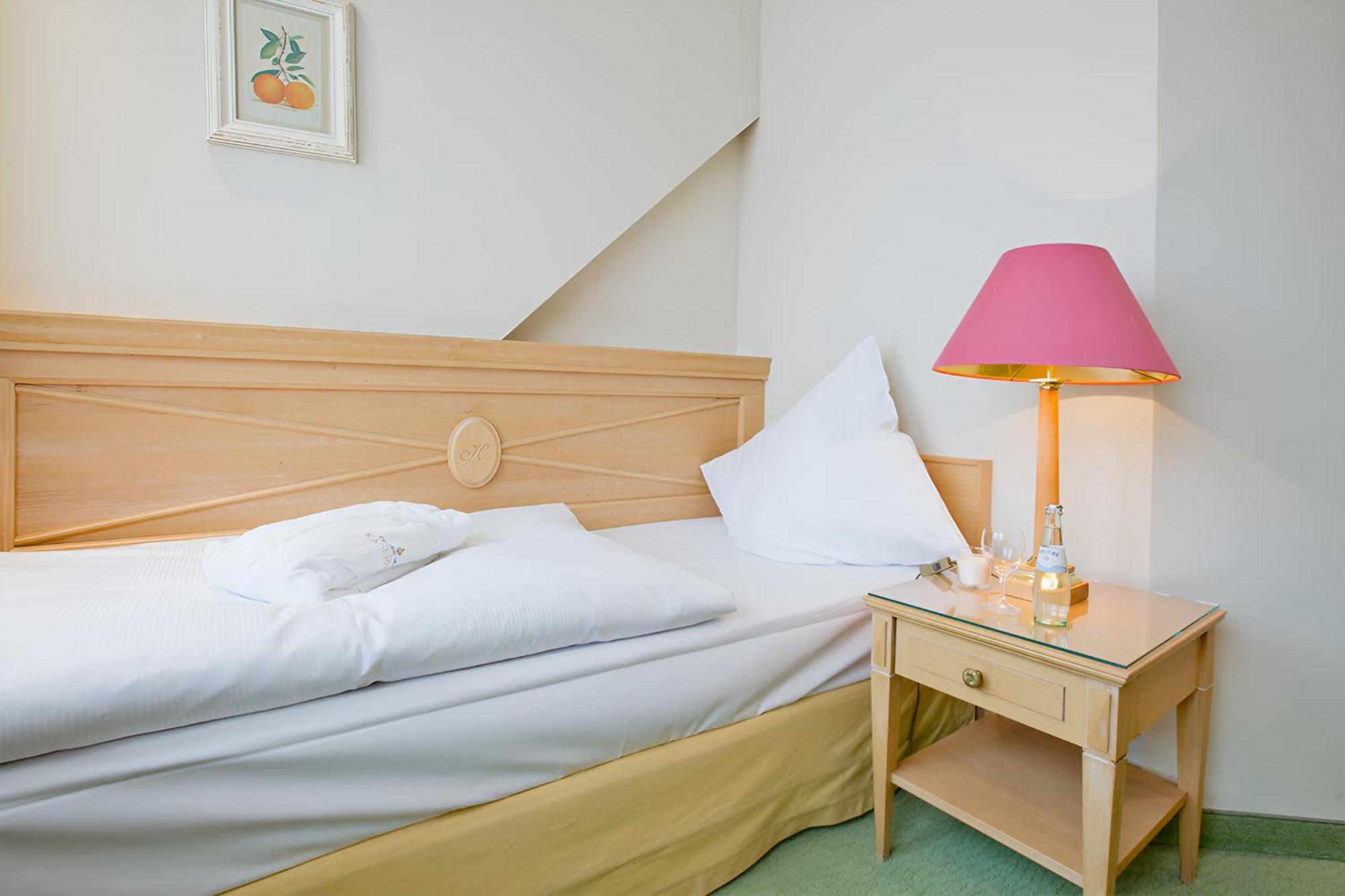 Central-hotel Kaiserhof 4*