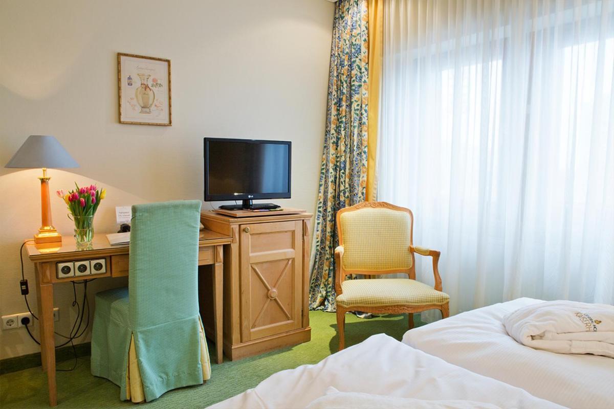 Central-hotel Kaiserhof 4*